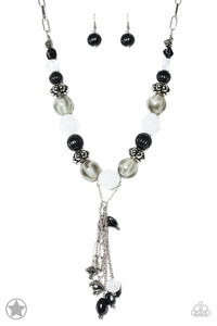 "Paparazzi" Break A Leg! Blockbuster Necklace